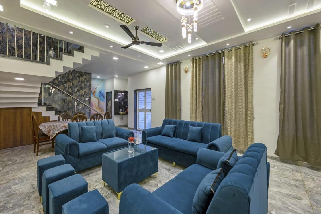 Fun Square Villa 로나발라 외부 사진